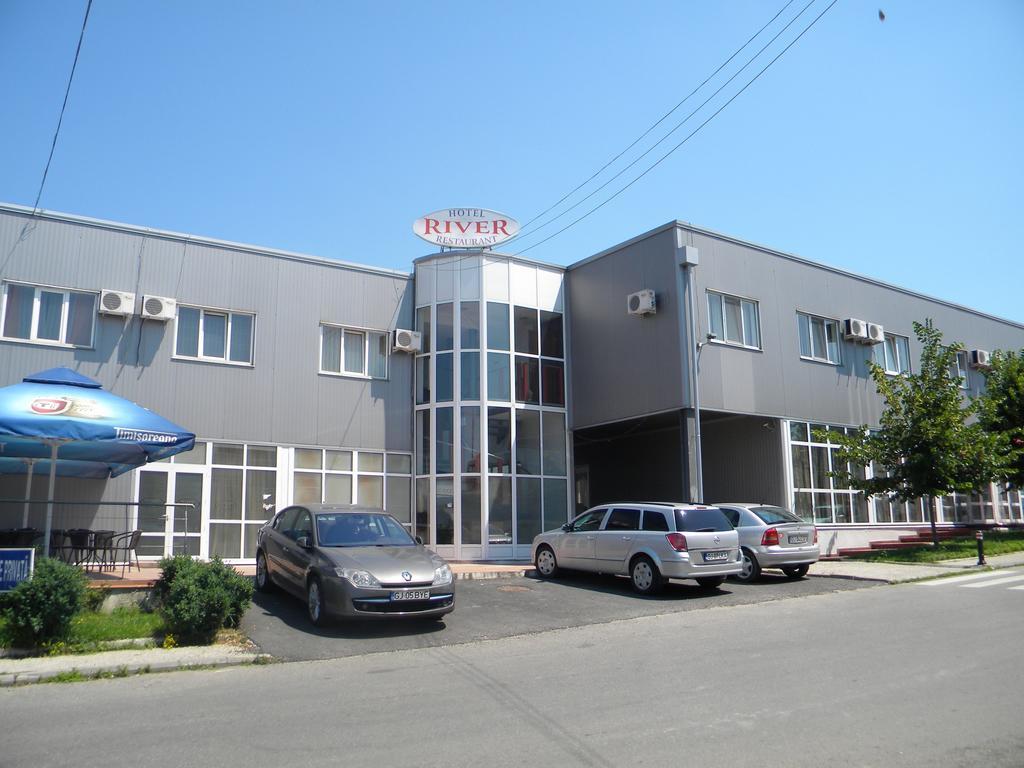 Hotel River Târgu Jiu Zimmer foto
